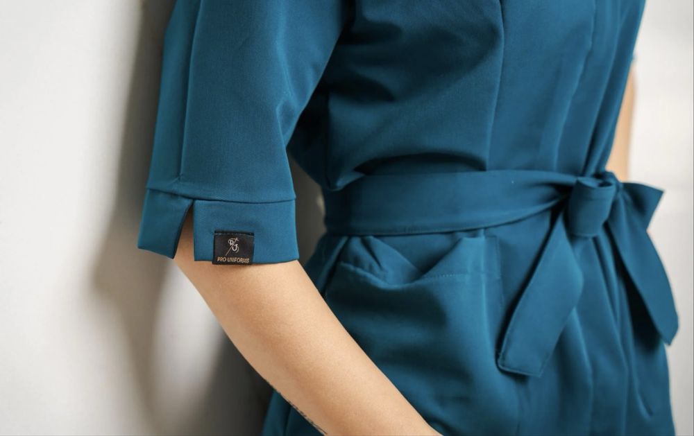 Медицинска униформа