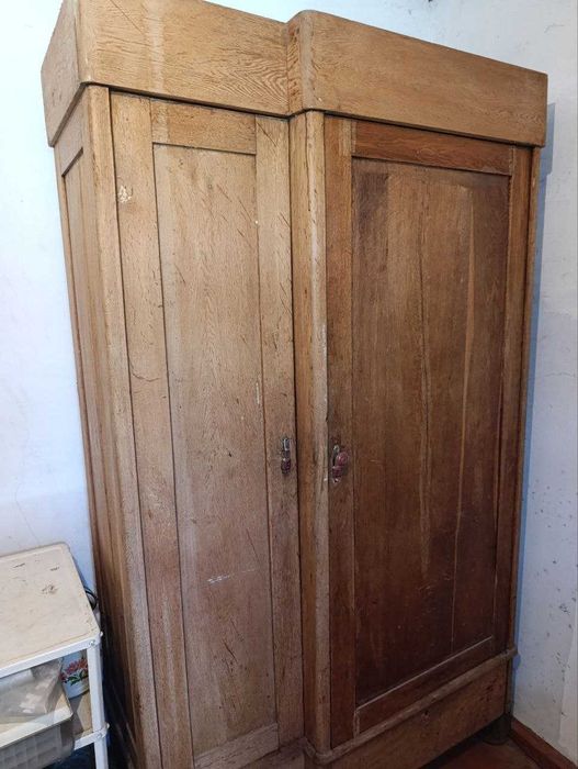 Шифоньер деревянный двустворчатый прошлый век