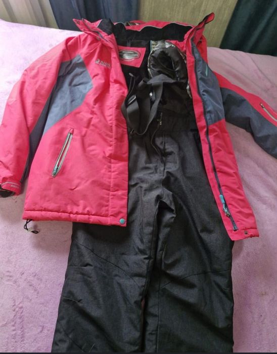 Продам лыжный костюм