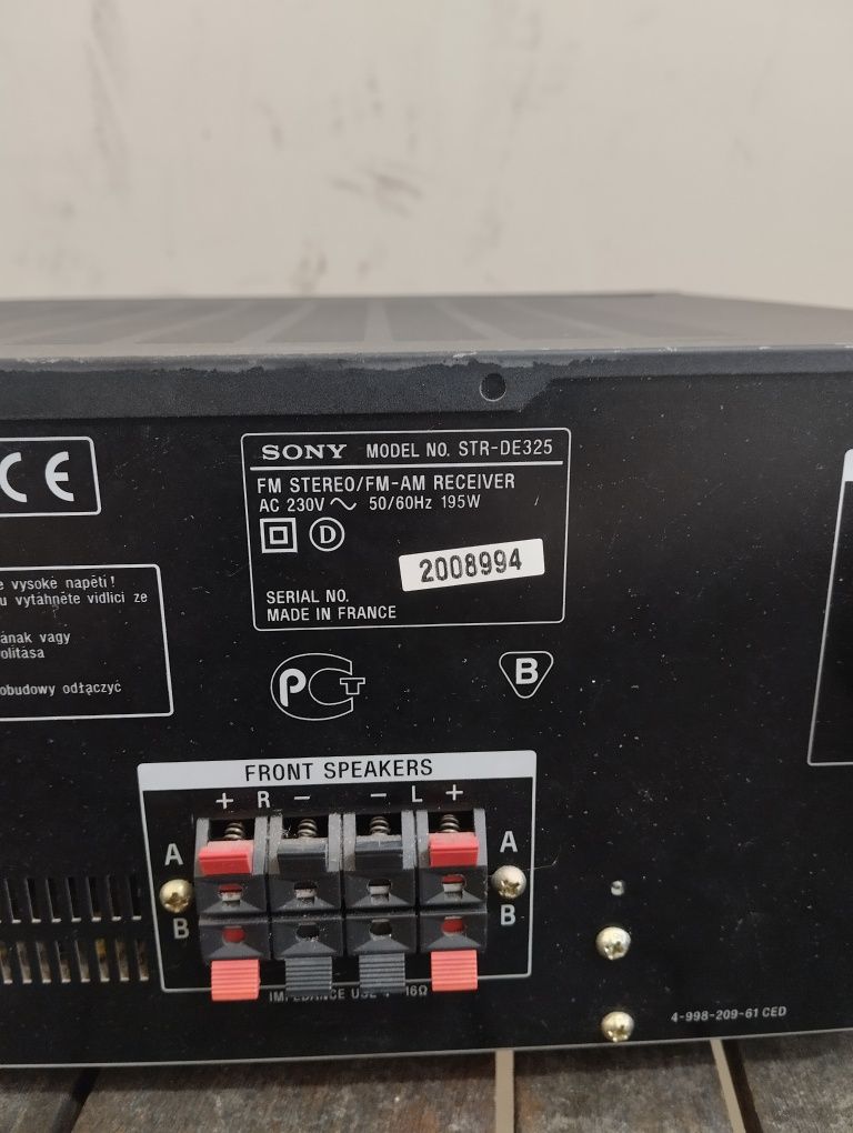 Продавам усилвател sony de 325