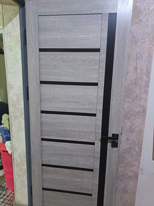 Xitek eshikla sotilladi 2 ta bittasi kotta ikkinchisi tualetga