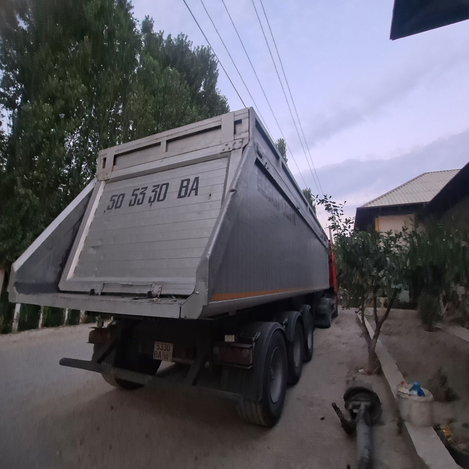 Iveco tanar sotiladi