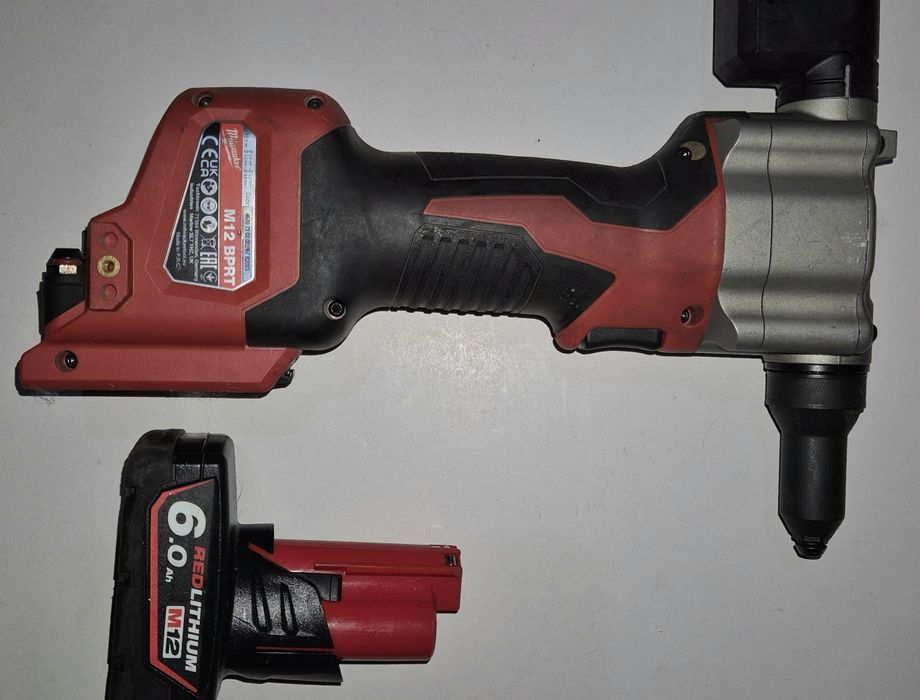 Milwaukee impact radio pendular