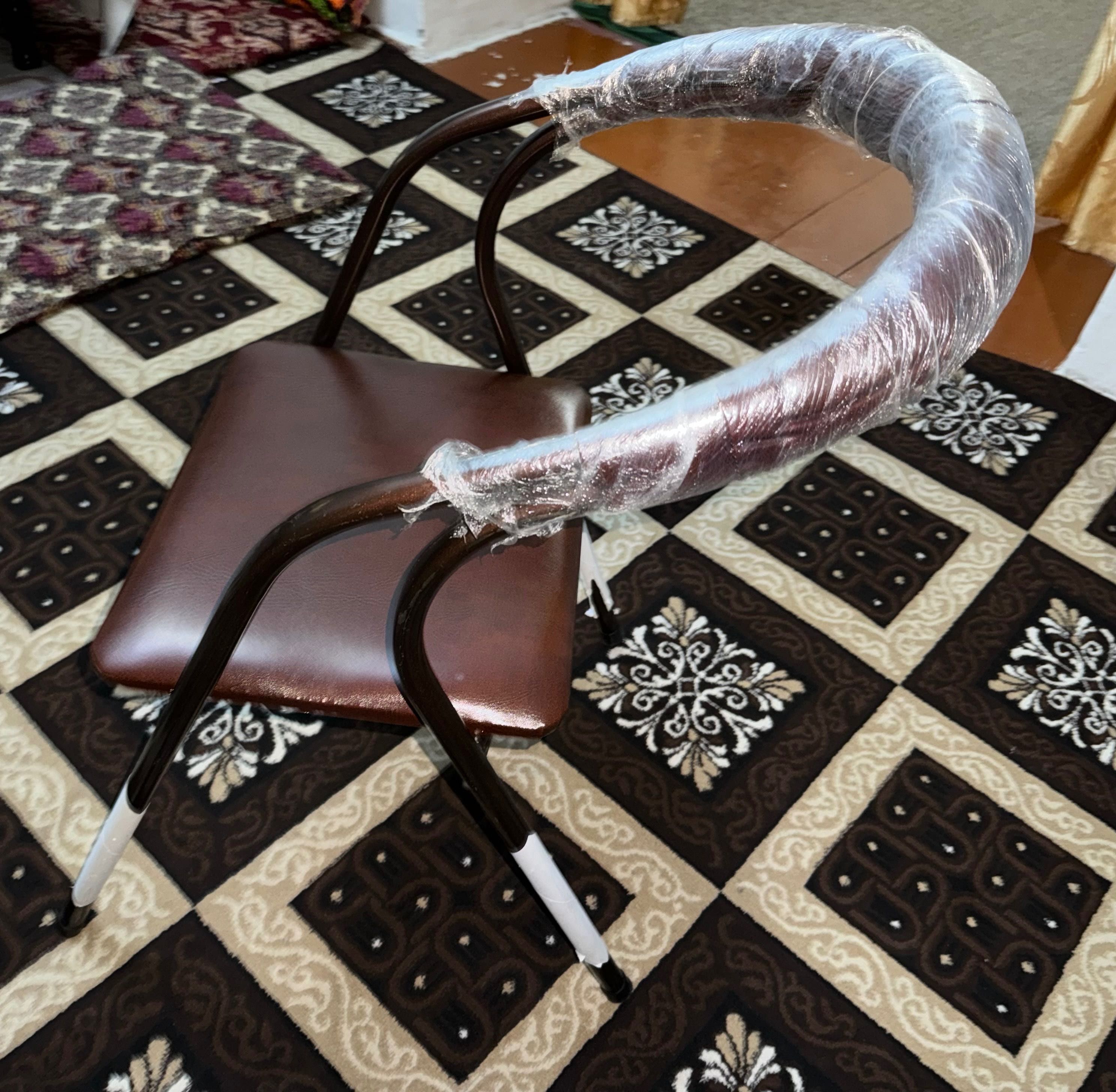 Мебель для дома новые стулья
