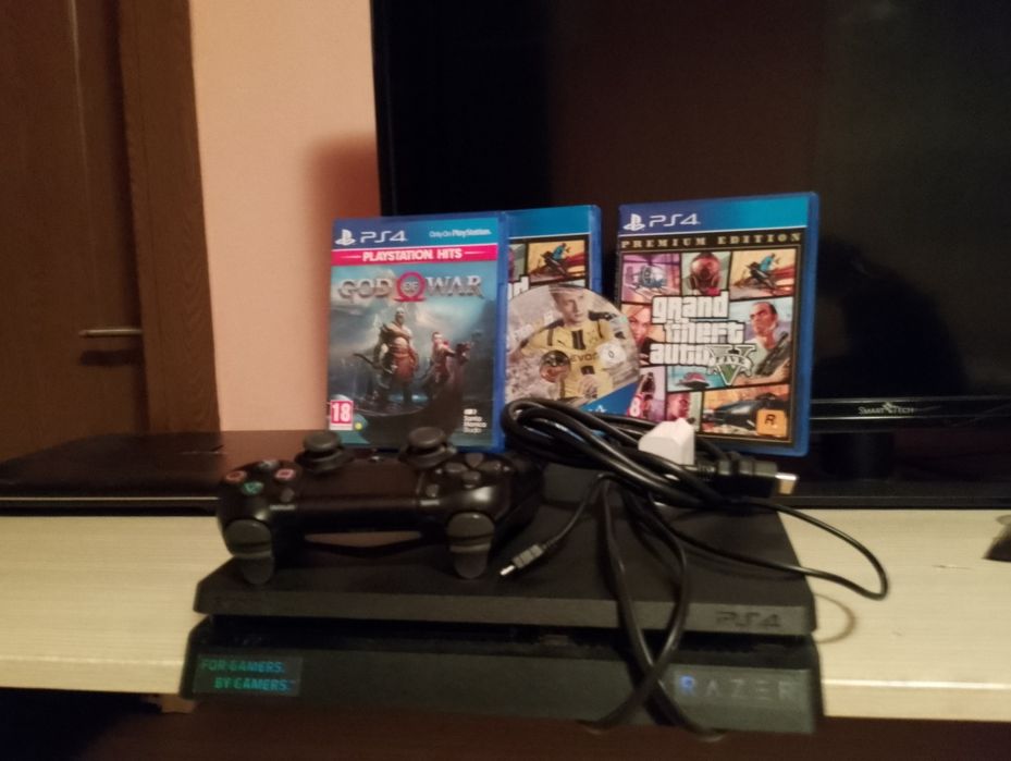Ps4 slim 500 G manetă+ jocuri