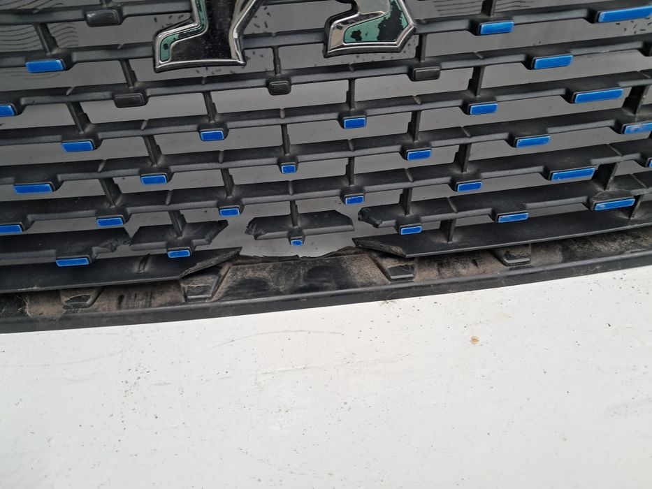 Грил решетка Peugeot 2008