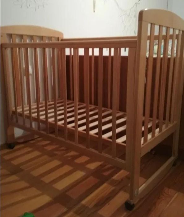 Продается б/у детский деревянный манеж