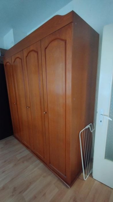 Четирикрилен гардероб