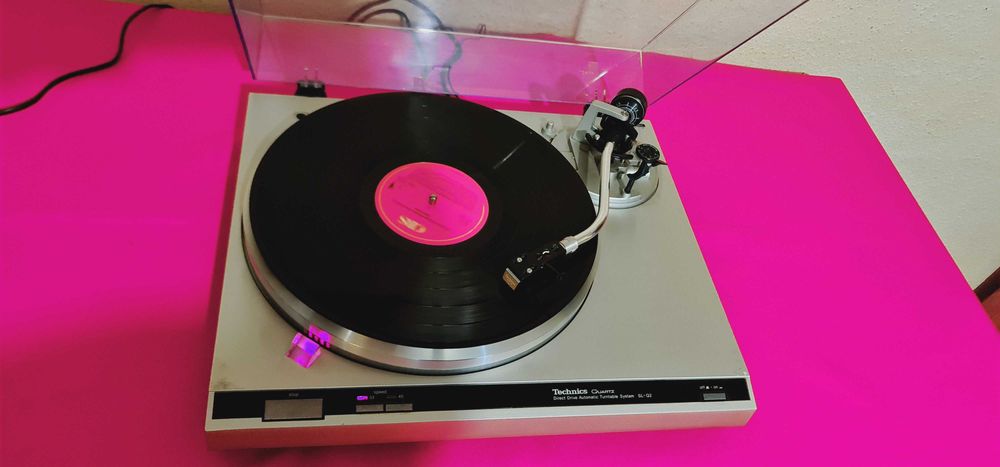 Technics SL-Q2 Direct Drive Turntable