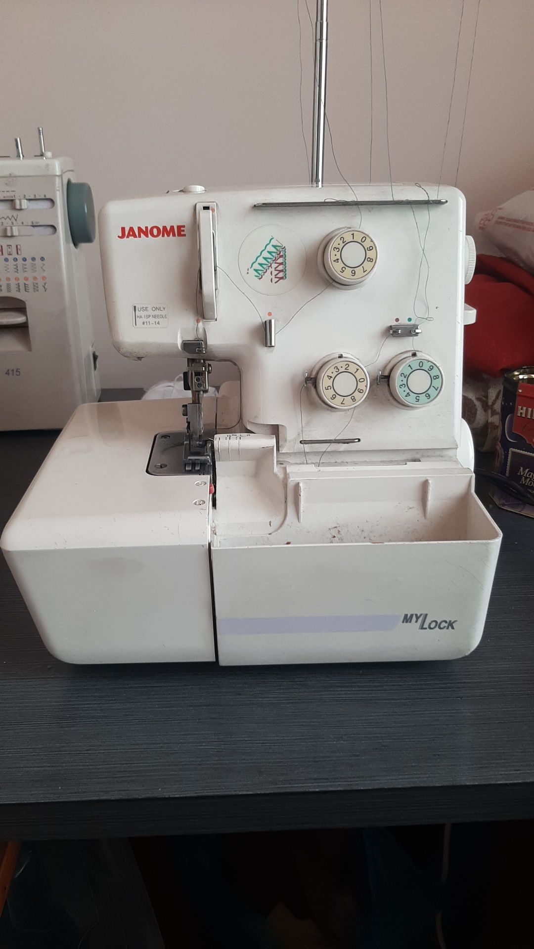 Оверлок Janome 415