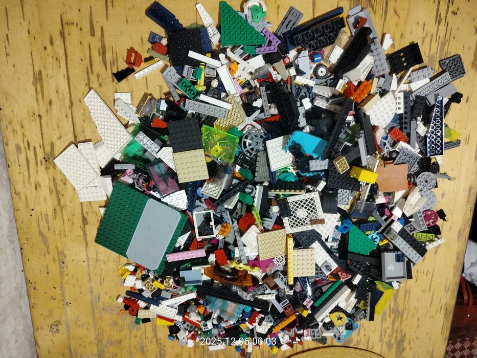 Продам конструктор LEGO .