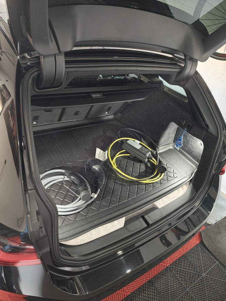 BMW seria 3 ,320e plug-in-hybrid 2023