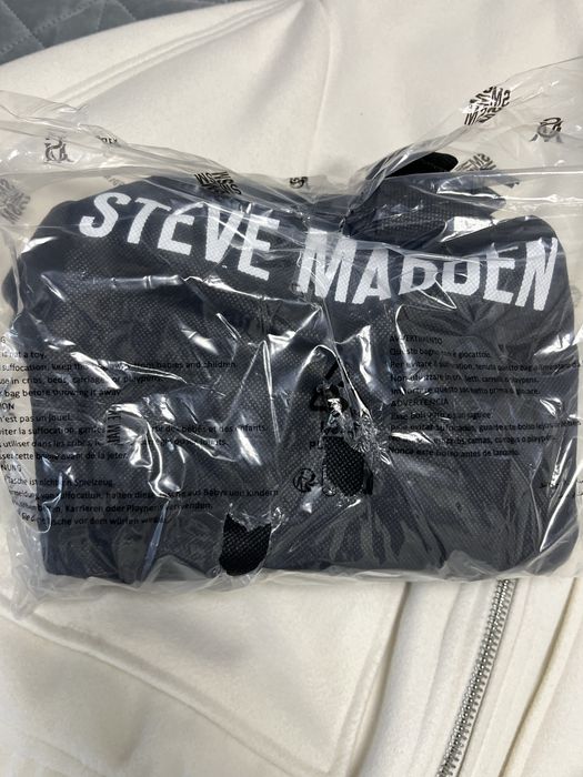 Дамска чанта в модерен цвят STEVE MADEN