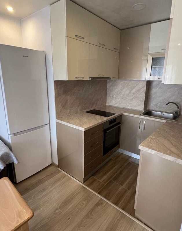 Дава се под наем Тристаен апартамент в Пловдив, Каменица 1 - 80 кв.м за 650 € - Снимка #1