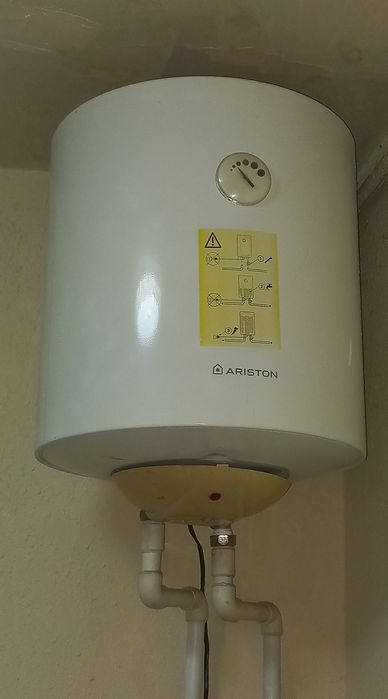 Ariston 50 talik sotiladi aybi yuq ishlaydi
