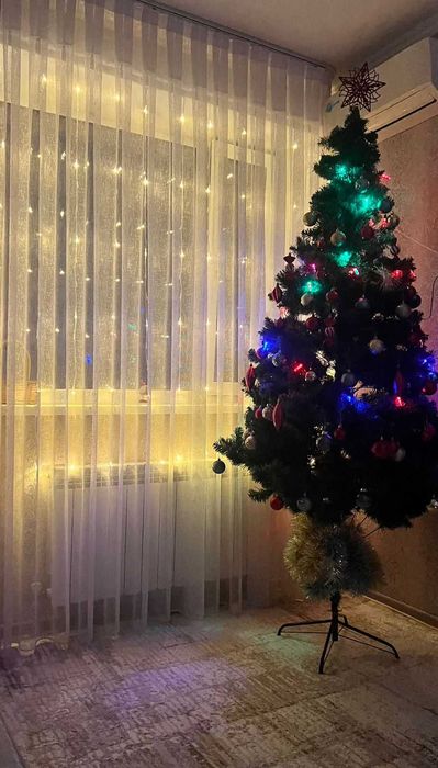 Елка с игрушками