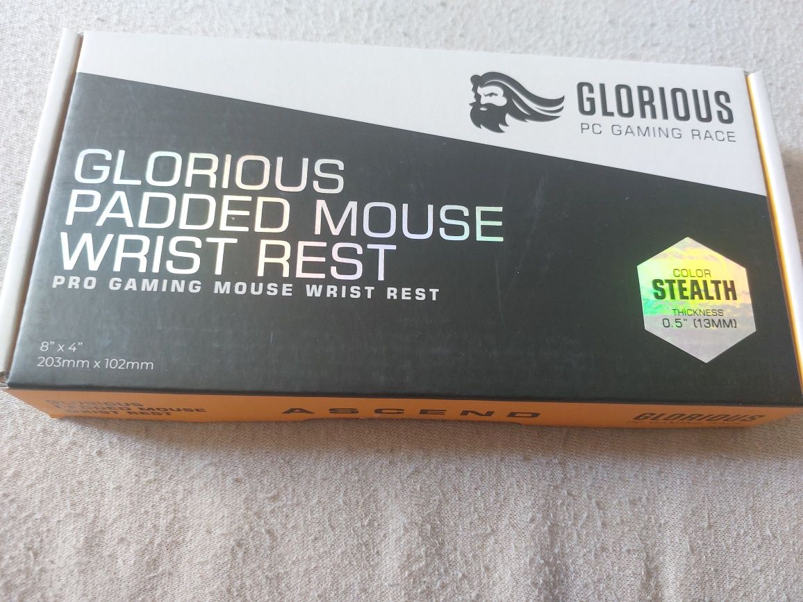 НОВА! Подложка за китка Glorious - Wrist Rest Stealth
