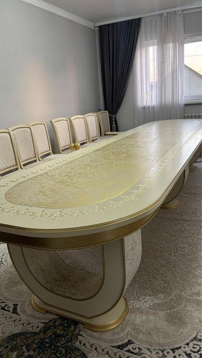 Продаю гостинный стол и стуля