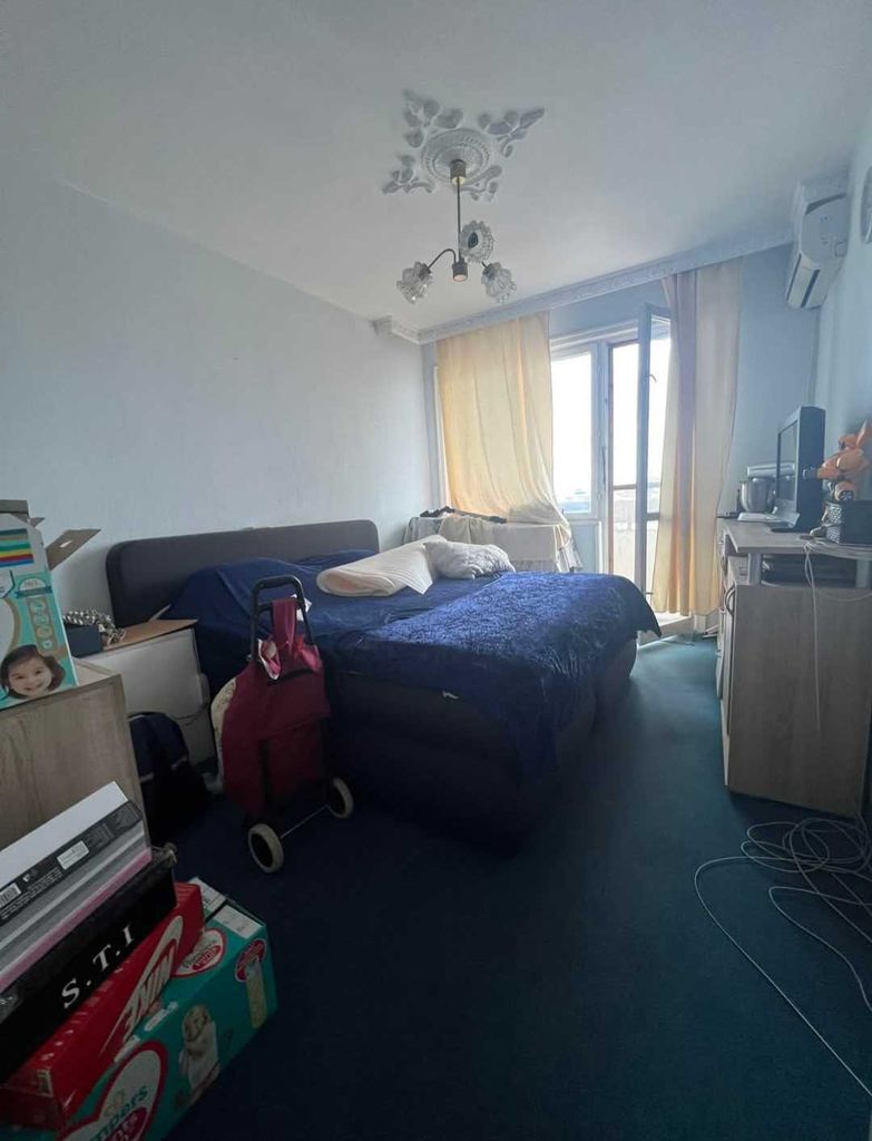 Продава се Двустаен апартамент в Добрич, Център - 85 кв.м за 918 €/кв.м - Снимка #4