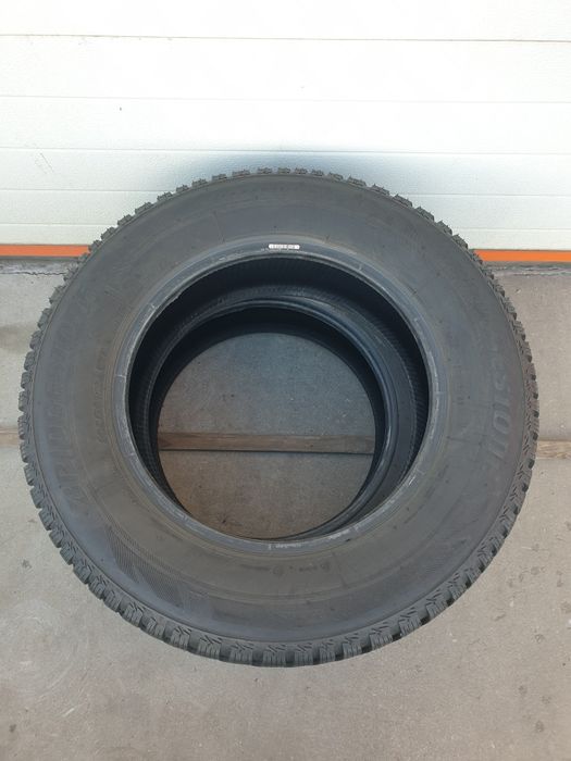 Зимни гуми 2 броя BRIDGESTONE Blizzak LM001 205 70 R16 дот 2421
