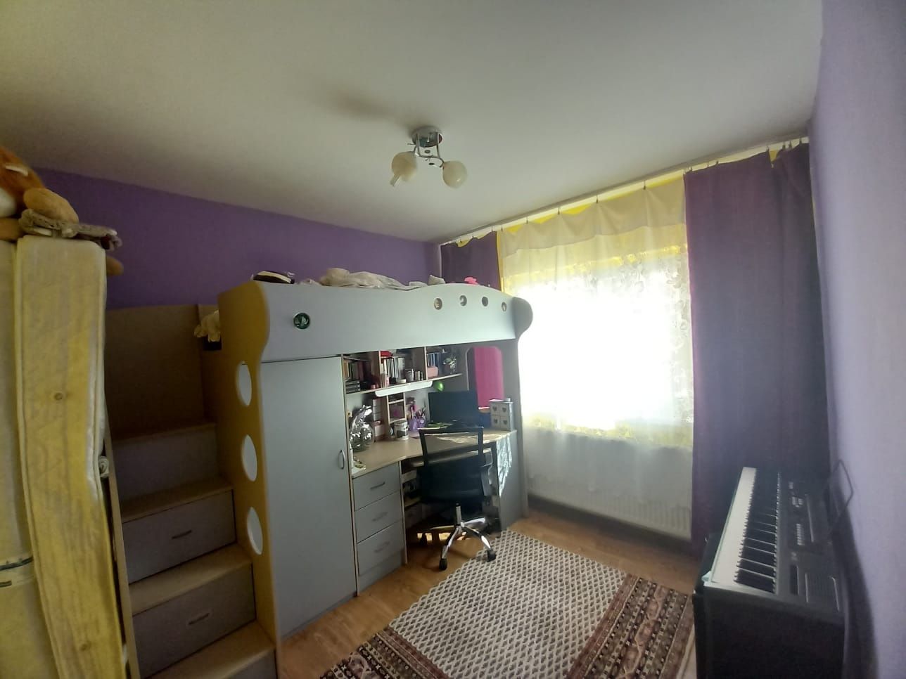 Apartament 4 camere de Vanzare