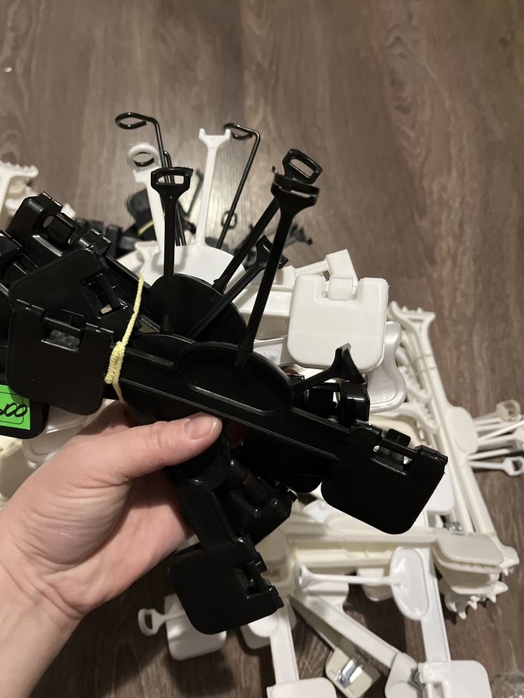 Вешалки 100 шт .