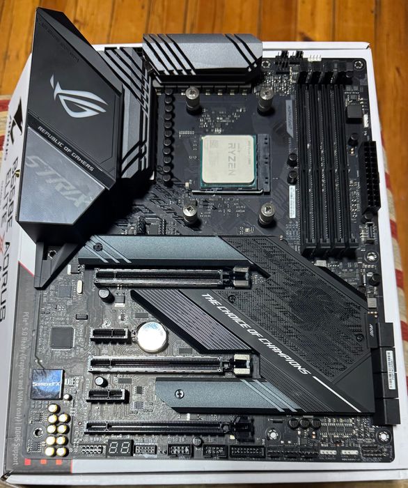 Дъно Asus Rog Strix X570