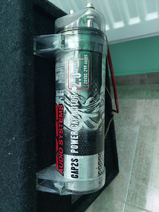 Бас каса Blaupunkt с усилвател и кондензатор