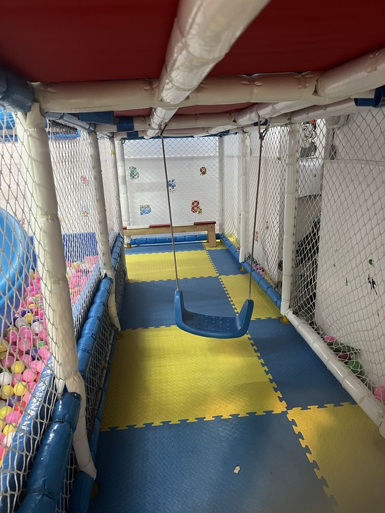 Set de joaca interior pentru copii, trambuline, tobogane, piscine bile