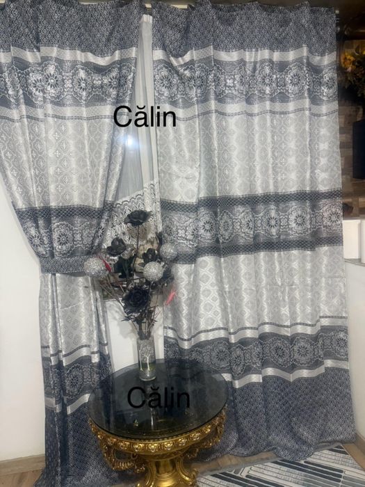 Vând draperii noi