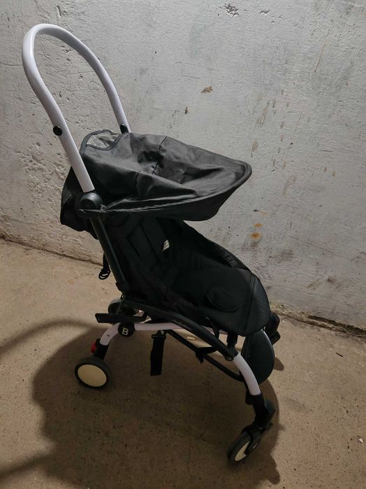 Детская прогулочная коляска