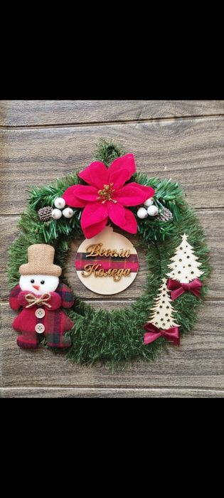 Коледни венци ръчно изработени