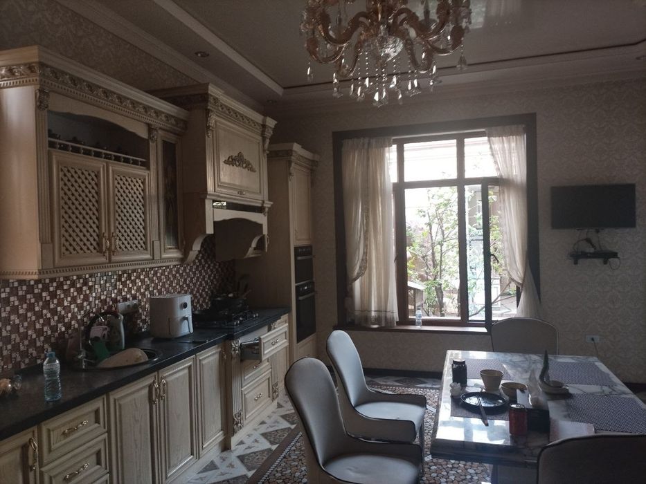 Аренда Домбиробрт! 4 сот, 6 комнат, 4 сан узла, с мебелью техника.