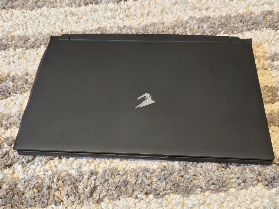 Laptop Gigabit Aorus i7 11800h/ rtx 3060