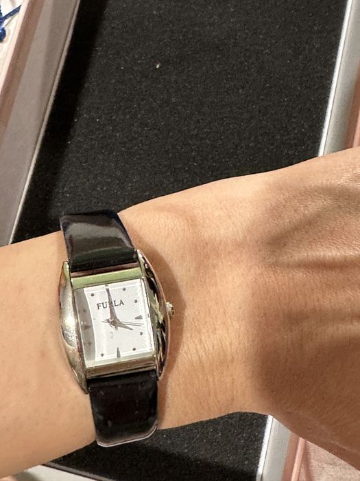FURLA оригинален часовник