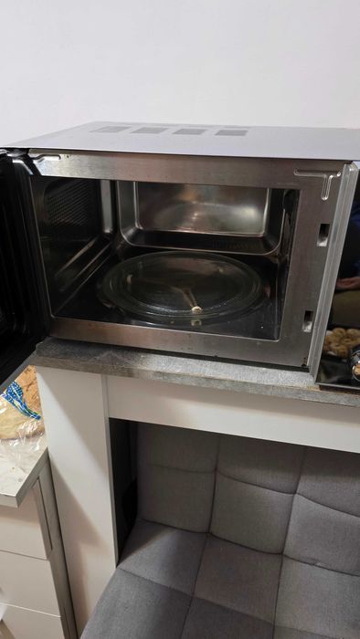 Cuptor cu microunde 800w