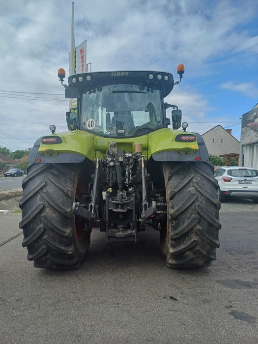 Tractor CLAAS Axion 870 CMATIC
