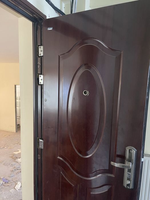 Vand use metalica de apartament