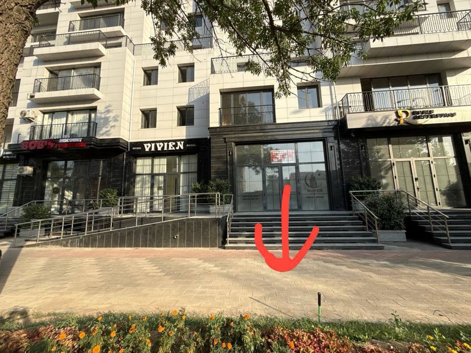 Нежилое помещение продаётся на цокольном этаже Яккасарай рн Нукус ул.