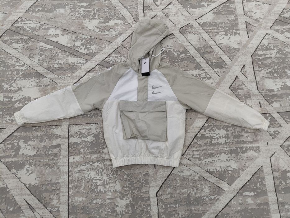 новая ветровка nike