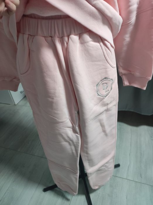 Продам спортивные костюмы