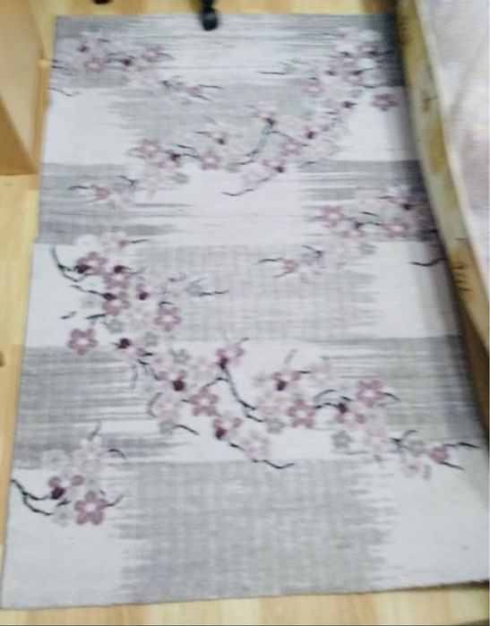 Продам ковер хорошего качества срочно!