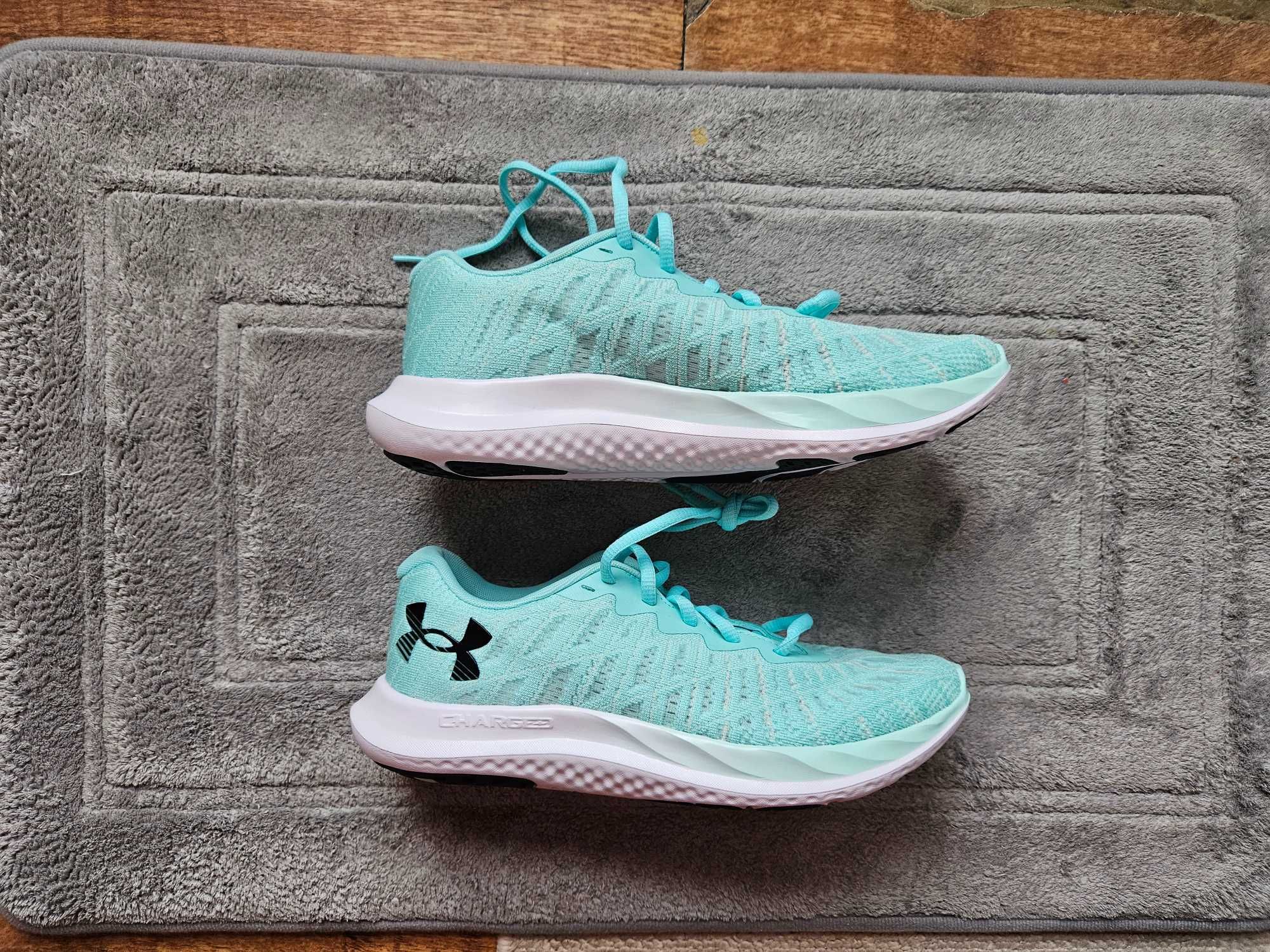 UNDER ARMOUR Чисто нови 24см