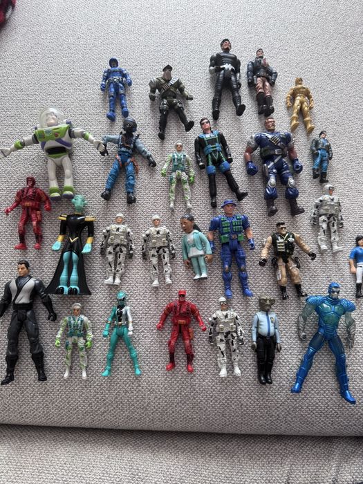 Figurine din plastic