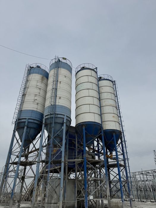 Продается HZS-120 бетонный завод б/у, 2 куб/м  мощности