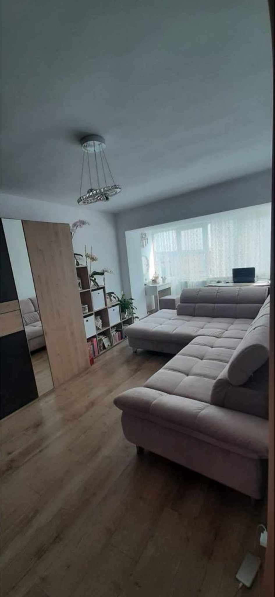 Vând apartament cu 3 camere