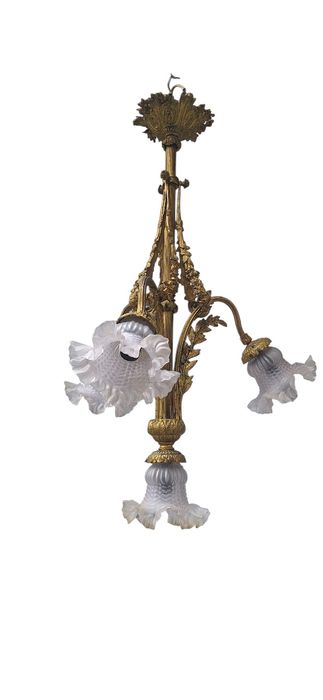 Candelabru din bronz d’oré cu abajururi din sticlă mată – stil Art Nou