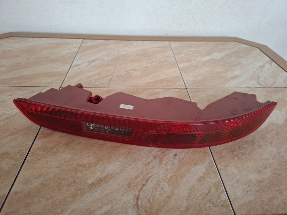 Stop Catadioptru stanga Audi Q3