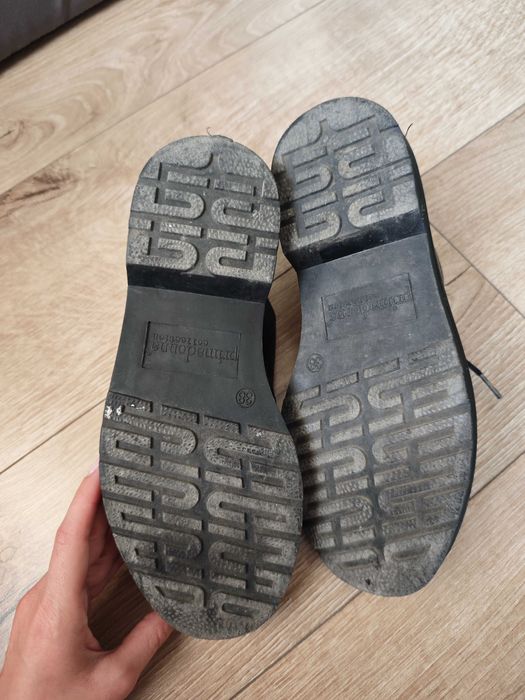 Черни кожени обувки