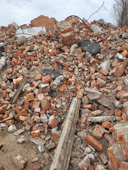 Продам строительный мусор
